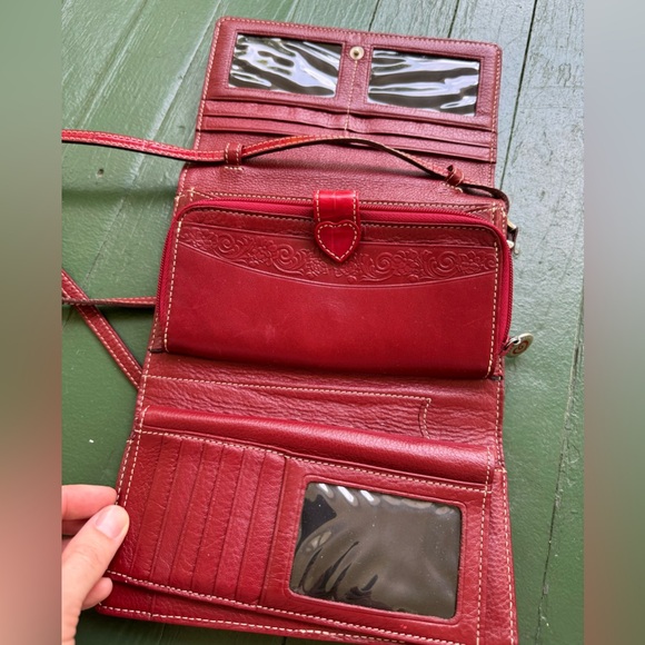 Brighton crossbody wallet purse / leather and canvas / red heart pattern - Picture 3 of 4